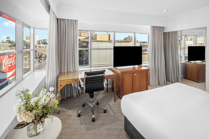 Holiday Inn Sydney Potts Point by IHG