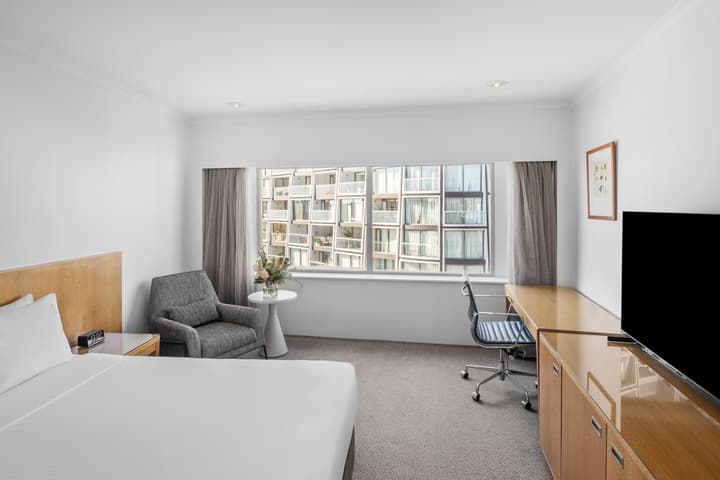 Holiday Inn Sydney Potts Point by IHG