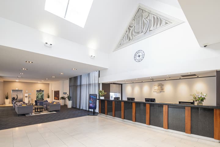 Holiday Inn Sydney Potts Point by IHG