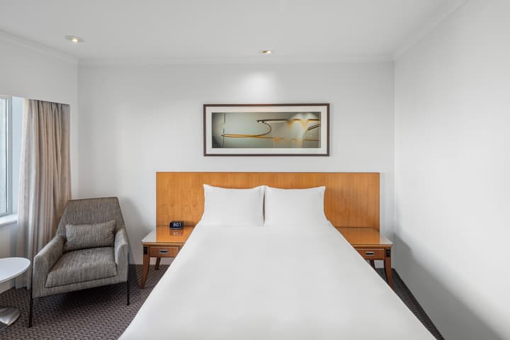 Holiday Inn Sydney Potts Point by IHG