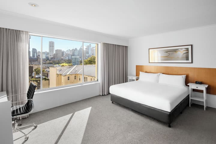Holiday Inn Sydney Potts Point by IHG
