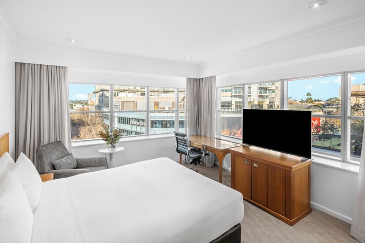Holiday Inn Sydney Potts Point by IHG