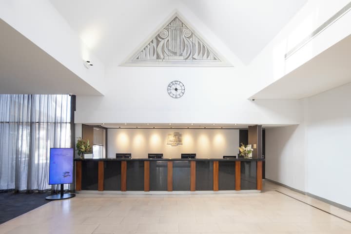 Holiday Inn Sydney Potts Point by IHG