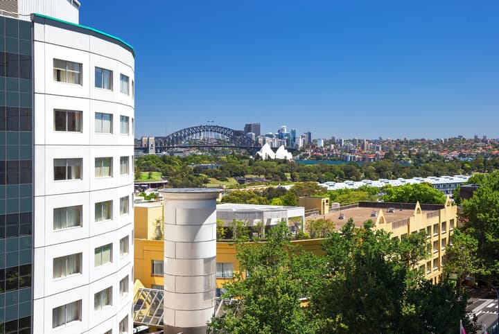 Holiday Inn Sydney Potts Point by IHG