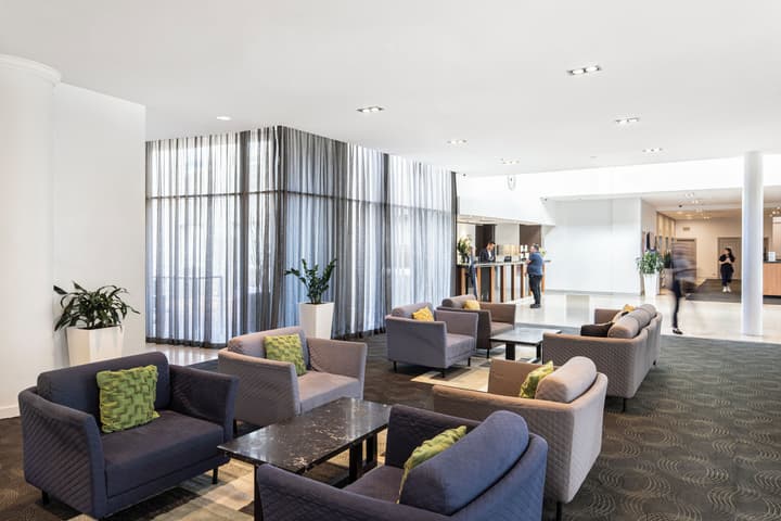 Holiday Inn Sydney Potts Point by IHG