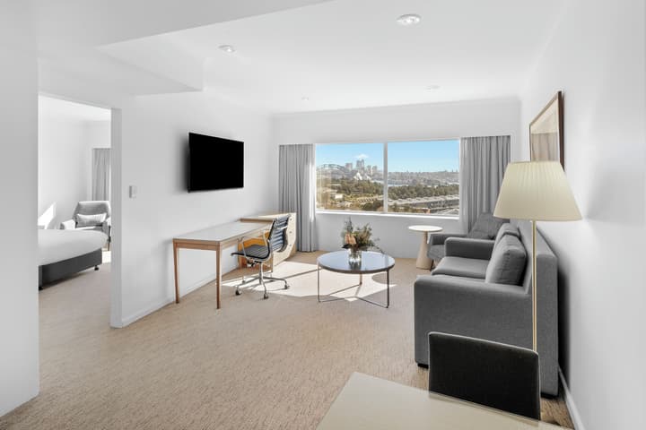 Holiday Inn Sydney Potts Point by IHG