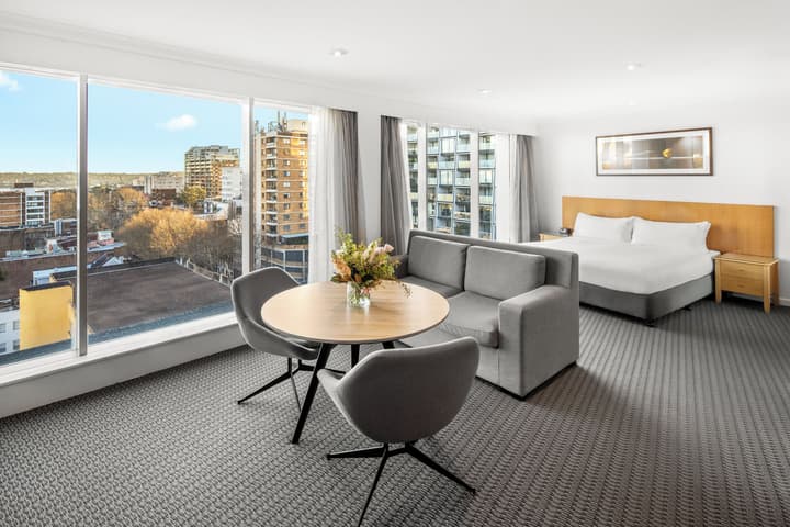Holiday Inn Sydney Potts Point by IHG
