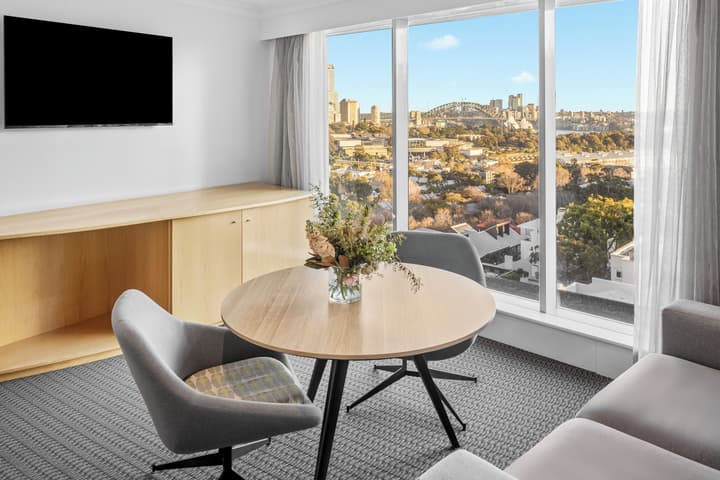 Holiday Inn Sydney Potts Point by IHG