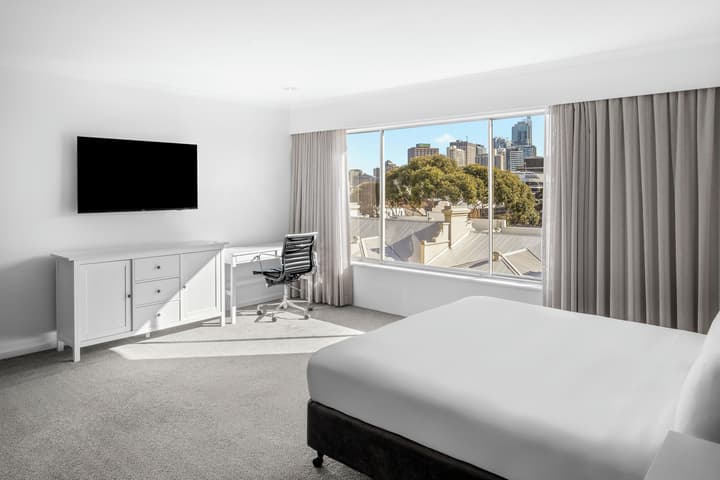 Holiday Inn Sydney Potts Point by IHG