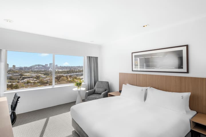 Holiday Inn Sydney Potts Point by IHG