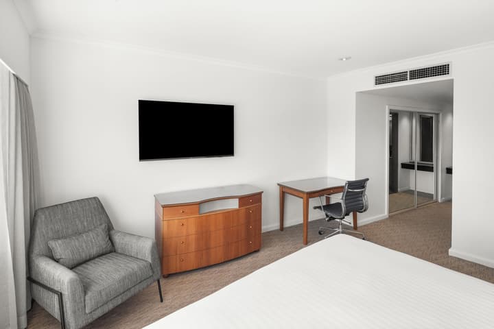 Holiday Inn Sydney Potts Point by IHG