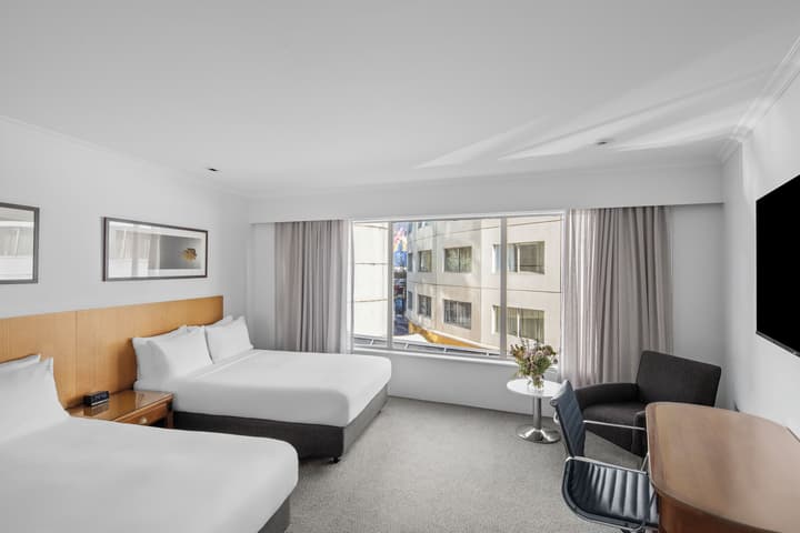 Holiday Inn Sydney Potts Point by IHG