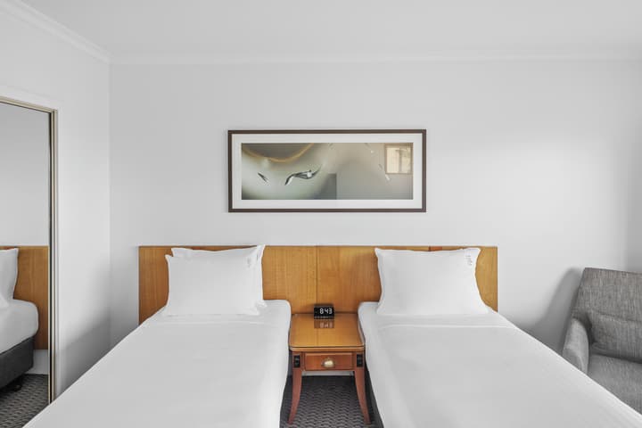 Holiday Inn Sydney Potts Point by IHG