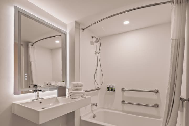 B&B Hotel Orlando International Drive Near Universal - Newly Renovated!