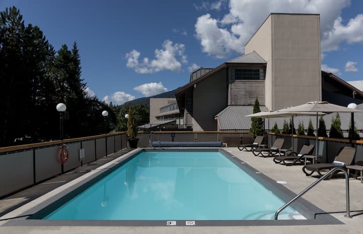 Crystal Lodge