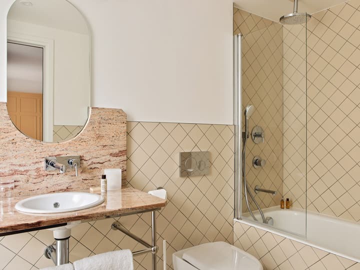New Hotel Lafayette