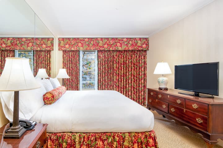 Mayflower Park Hotel