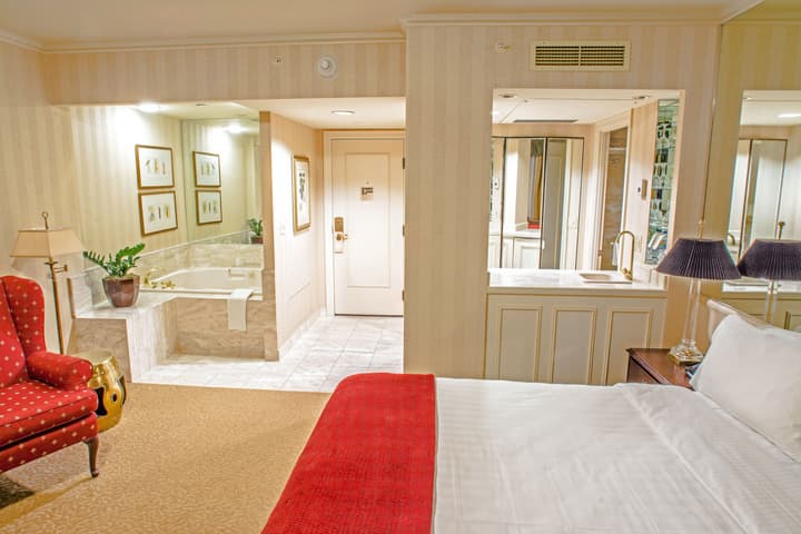 Mayflower Park Hotel