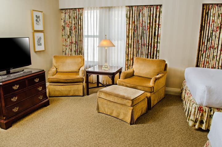 Mayflower Park Hotel