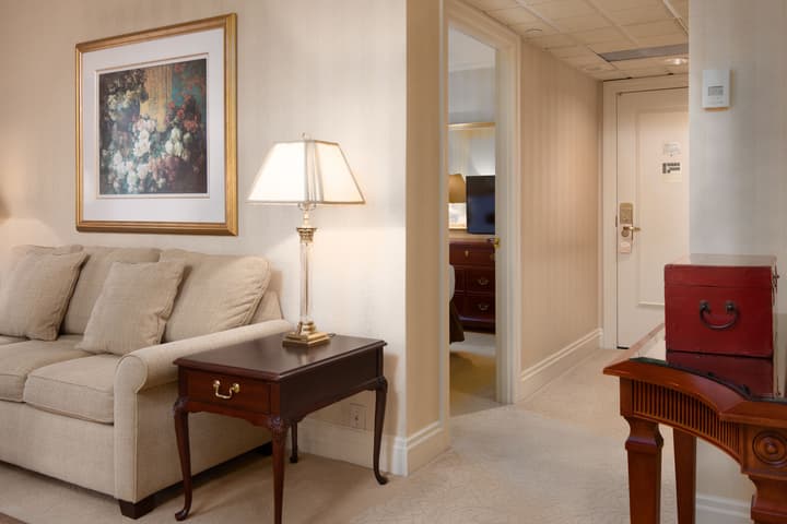 Mayflower Park Hotel