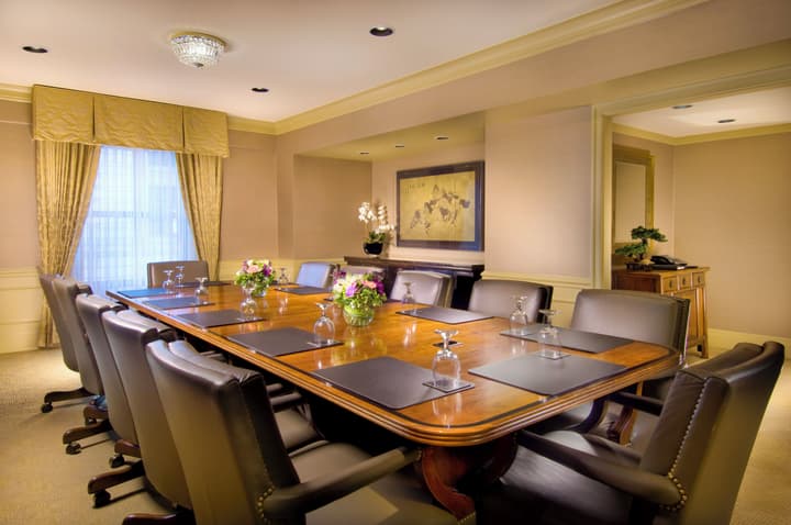 Mayflower Park Hotel