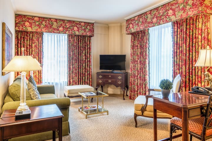 Mayflower Park Hotel
