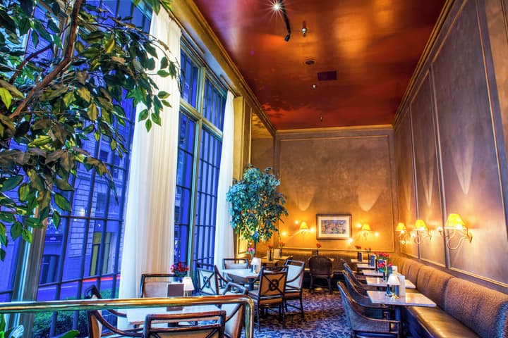 Mayflower Park Hotel