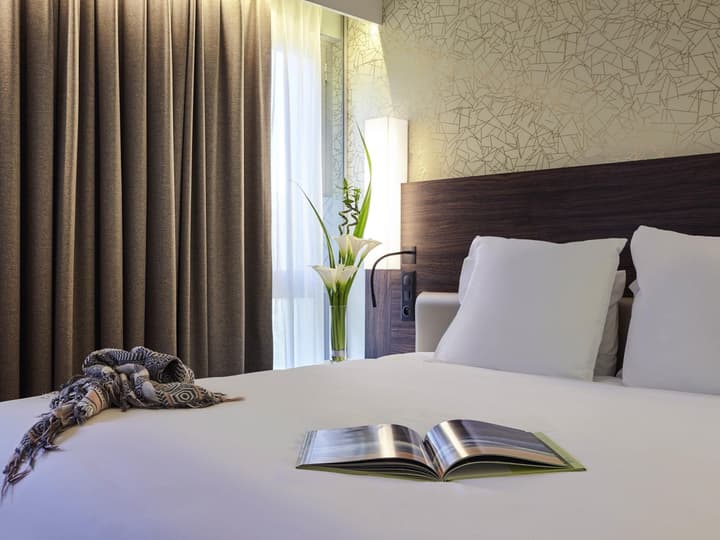 Mercure Paris Arc de Triomphe Etoile