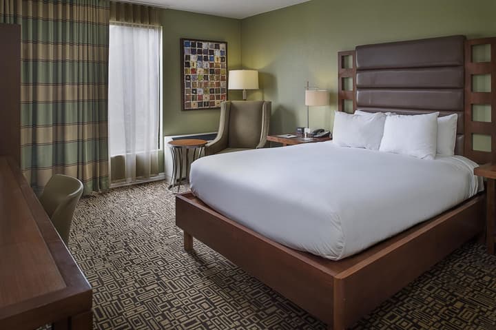 DoubleTree by Hilton Collinsville - St. Louis