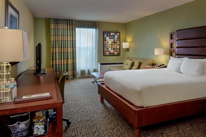DoubleTree by Hilton Collinsville - St. Louis