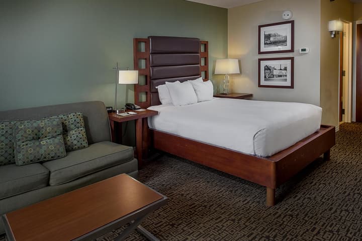 DoubleTree by Hilton Collinsville - St. Louis