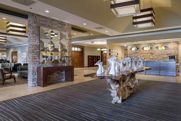 DoubleTree by Hilton Collinsville - St. Louis