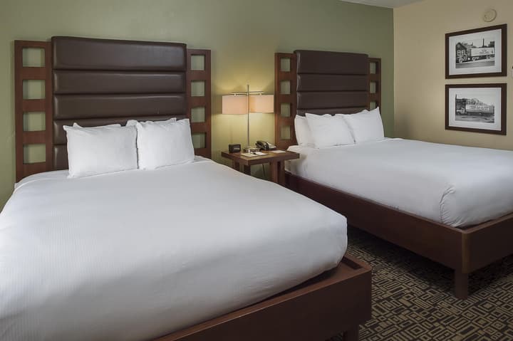 DoubleTree by Hilton Collinsville - St. Louis