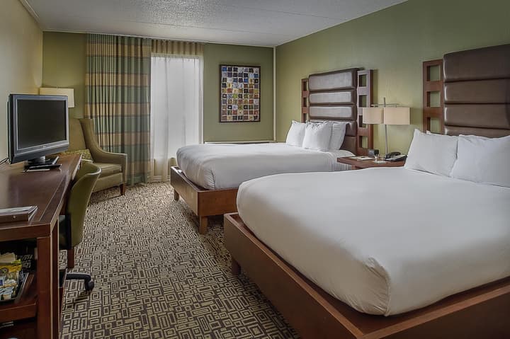 DoubleTree by Hilton Collinsville - St. Louis