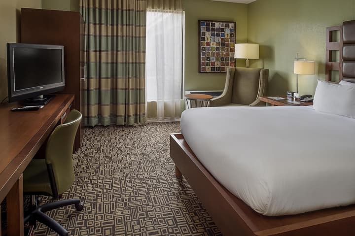 DoubleTree by Hilton Collinsville - St. Louis