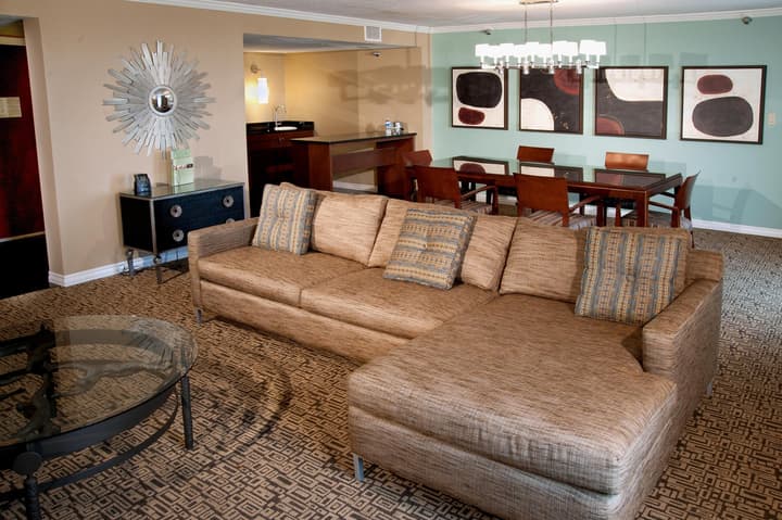 DoubleTree by Hilton Collinsville - St. Louis