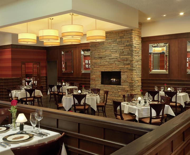 DoubleTree by Hilton Collinsville - St. Louis