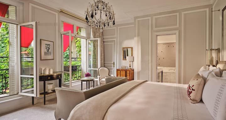Hôtel Plaza Athénée - Dorchester Collection