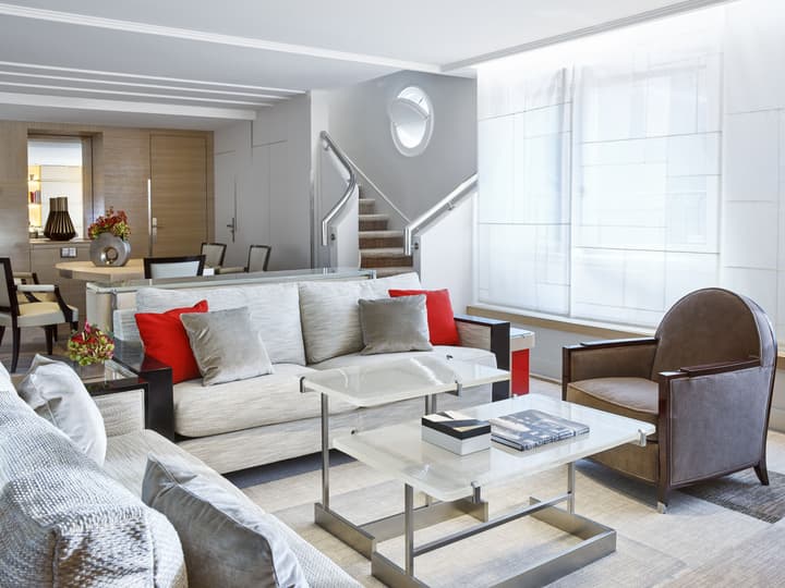 Hôtel Plaza Athénée - Dorchester Collection