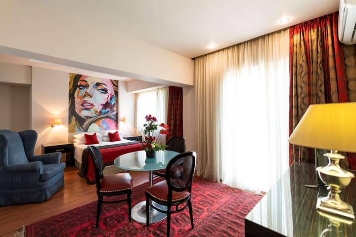 Best Western Plus Embassy Hotel