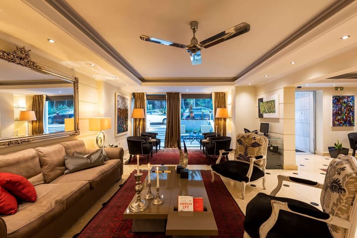 Best Western Plus Embassy Hotel