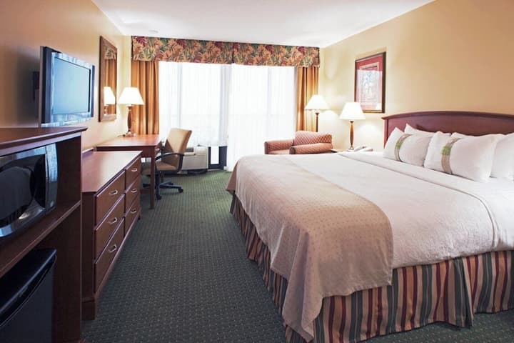 Holiday Inn & Suites Clearwater Beach by IHG