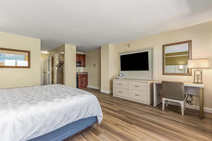 Holiday Inn & Suites Clearwater Beach by IHG
