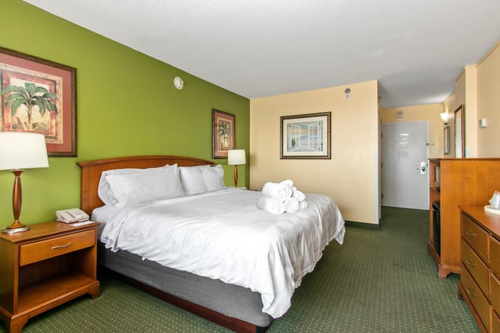 Holiday Inn & Suites Clearwater Beach by IHG