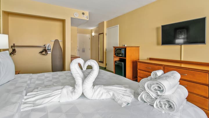 Holiday Inn & Suites Clearwater Beach by IHG
