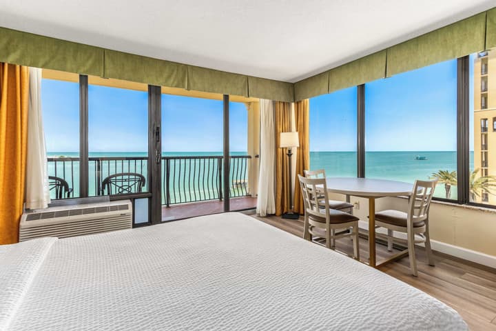 Holiday Inn & Suites Clearwater Beach by IHG