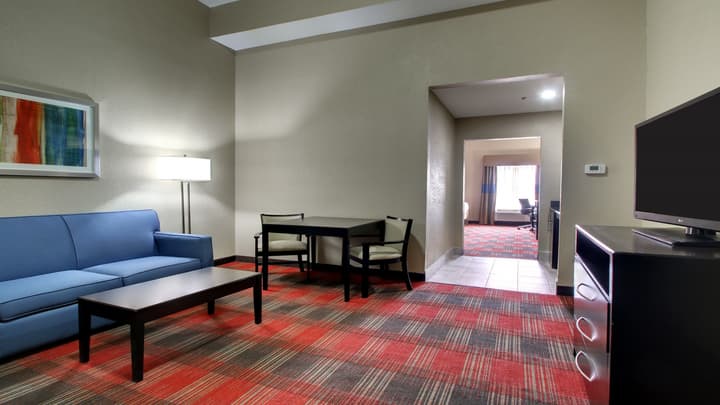 Holiday Inn Express & Suites Jackson Downtown - Coliseum by IHG