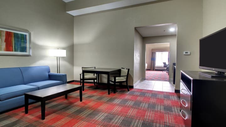 Holiday Inn Express & Suites Jackson Downtown - Coliseum by IHG