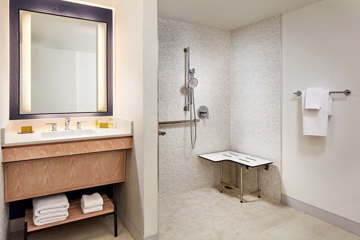 Hotel MDR Marina del Rey - a DoubleTree by Hilton