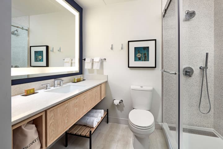 Hotel MDR Marina del Rey - a DoubleTree by Hilton
